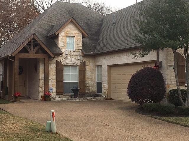 1st image of 722 Village Green Dr
