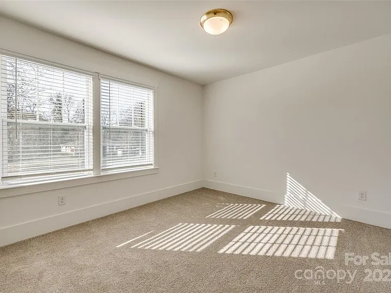 1237 Eastway Dr — Photo 26