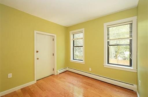 1st image of 12 Prince St APT 2