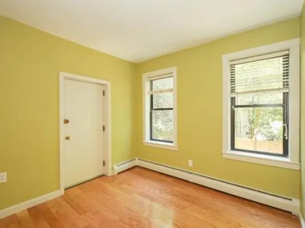 12 Prince St APT 2, Cambridge, MA 02139