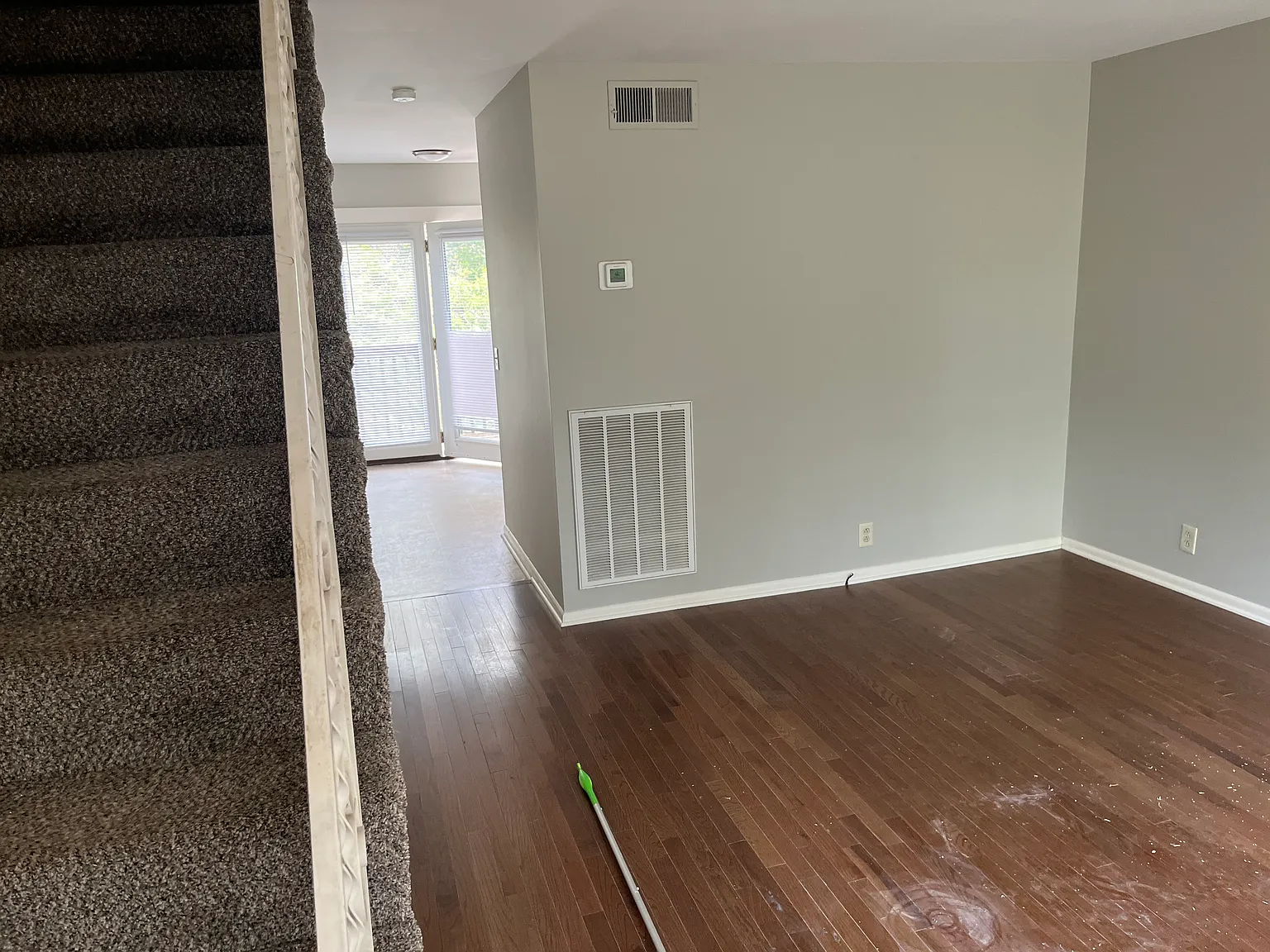 2 bed, 1.5 bath, 960 sqft, $1,250 — Photo 2