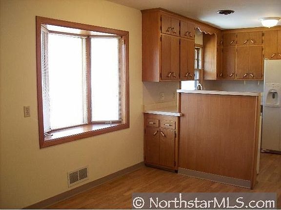 4th image of 845 9th Ave S