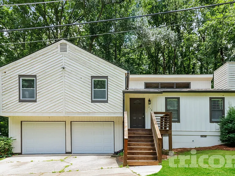 278 Shalloway Dr NE — Photo 1