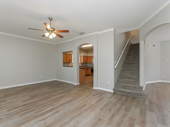 4th image of 12812 Longcrest Dr
