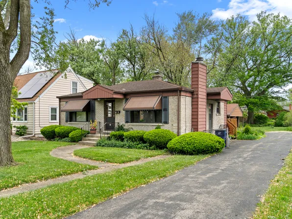 16 W Monroe St, Villa Park, IL 60181