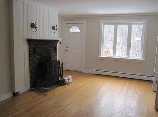 2nd image of 303 Main St