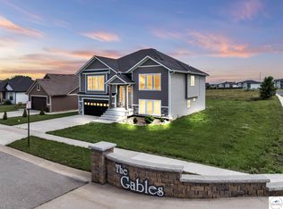 2805 Craftsman Dr, Sedalia, MO 65301