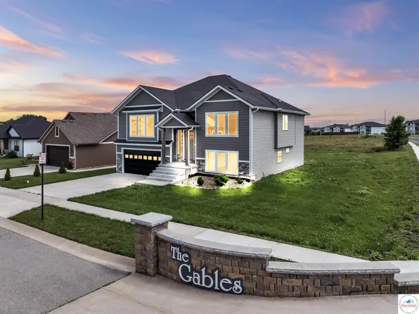 2805 Craftsman Dr, Sedalia, MO 65301