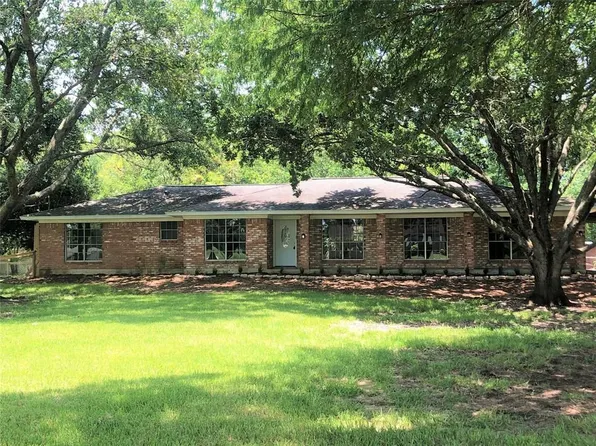 305 County Road 893, Angleton, TX 77515