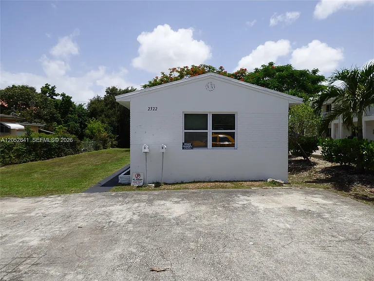 2322 Johnson St #1 — Photo 1