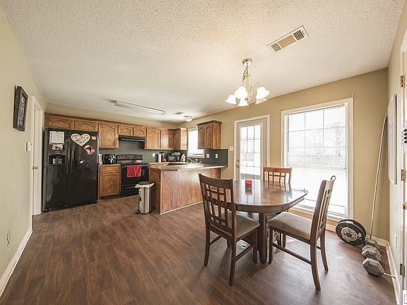 5th image of 153 Polly Anna Dr
