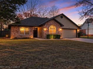 1011 Fairview Ln, Greenwood, AR 72936