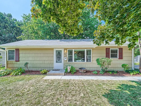 5225 Pennsylvania Ave N, New Hope, MN 55428