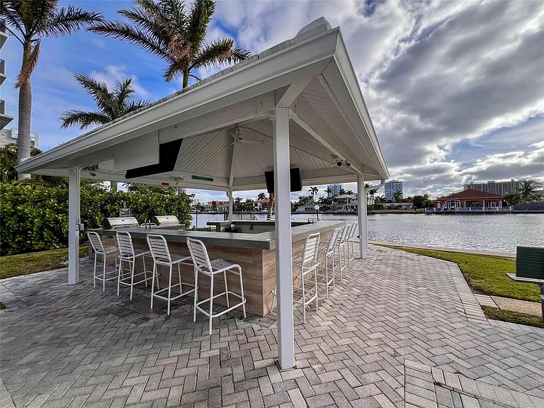 6239 Bay Club Dr #1 — Photo 23