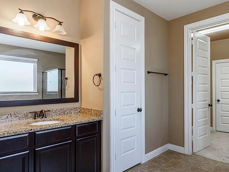4607 Rockton Hills Ln — Photo 11
