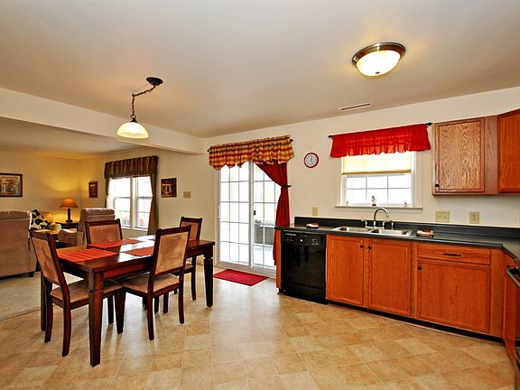 4th image of 7920 Ponderosa Pine Ln