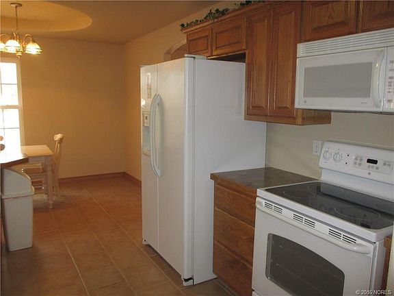 5th image of 2225 Green Meadows Cir