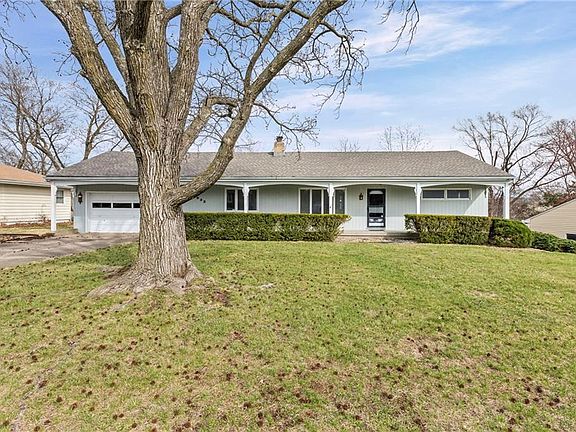 3rd image of 3933 NE Indianola Dr