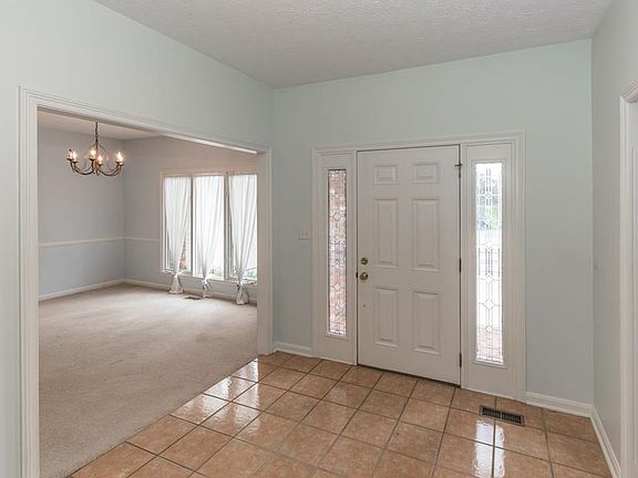 3rd image of 7232 Lakeside Woods Dr