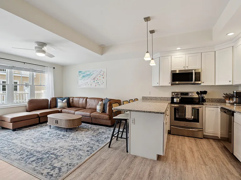 128 Ashworth Ave #308 — Photo 7