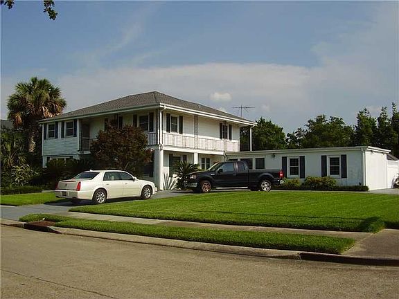 2nd image of 600 Amethyst St