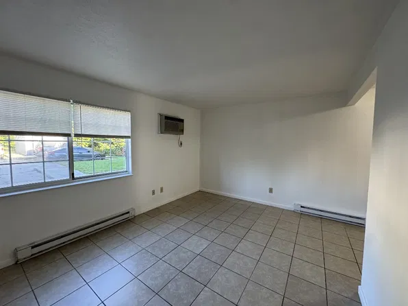 Roanoke Heights, 698 Posey Hill St #4, Roanoke, IN 46783