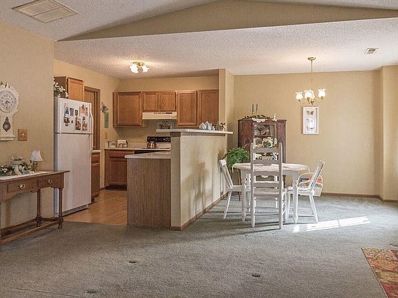 4th image of 1166 Creekview Ct
