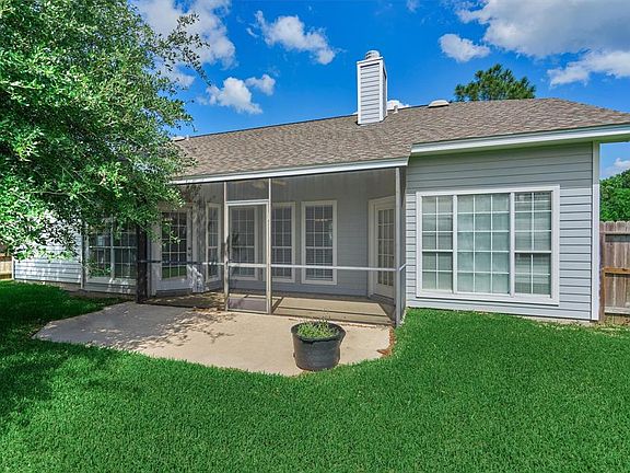 3rd image of 76 Wyndemere Dr