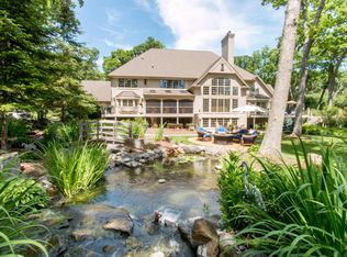 W5595 Oak Bluff Rd, Walworth, WI 53184