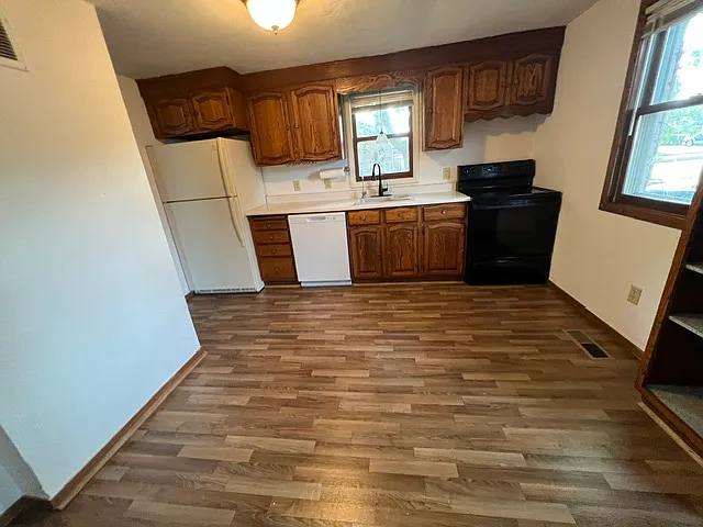 304 S James St — Photo 13