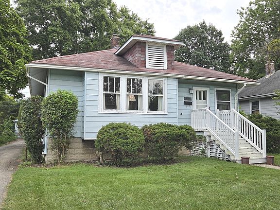 2nd image of 4525 Main St