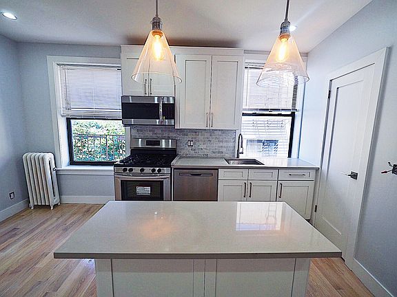 4th image of 31-12 42nd St #5R