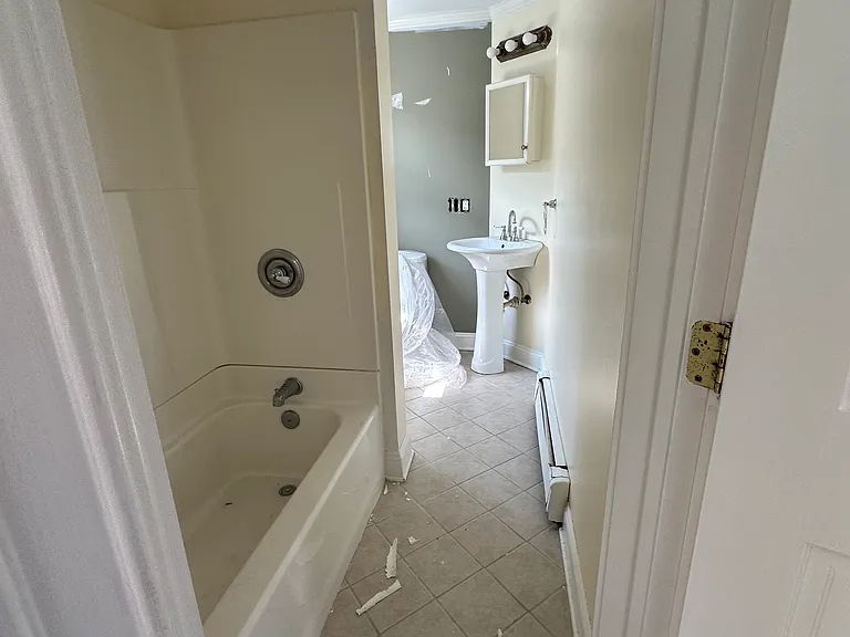 76-78 Suburban Ave #78-2 — Photo 18