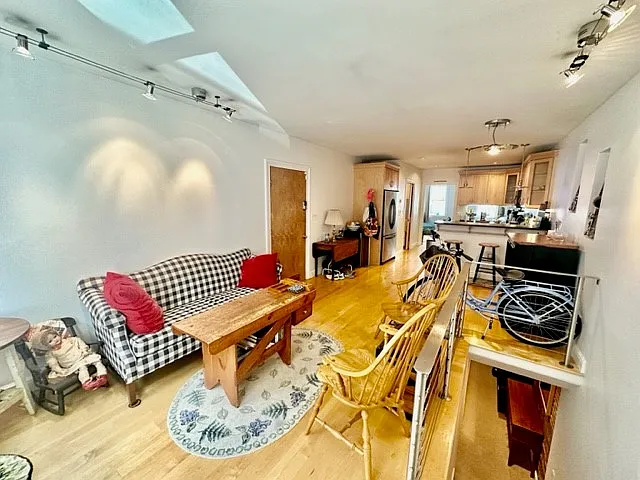 152 Prince St #2