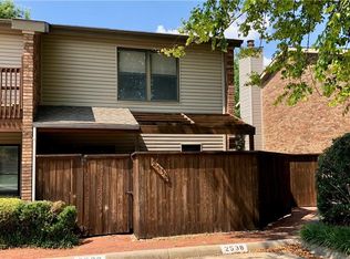 2538 E Sweetbriar Dr, Fayetteville, AR 72703