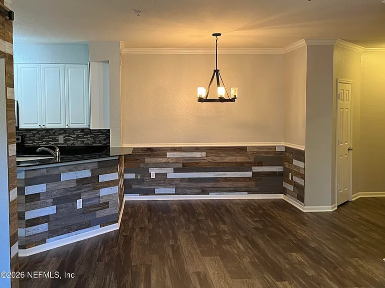 8539 Gate Pkwy W #121 — Photo 6
