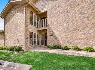 3001 Rustling Leaves Ln, Bedford, TX 76021