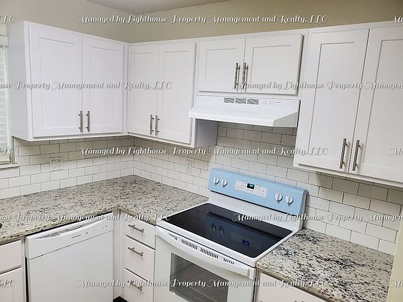 5th image of 2388 Cypress Landing Dr