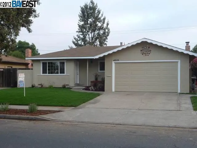 Front - 4519 Carol Ave