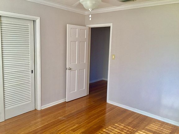 2bedrooms, large closets