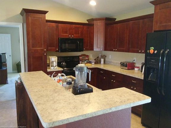 3rd image of 1714 Hawthorne Dr