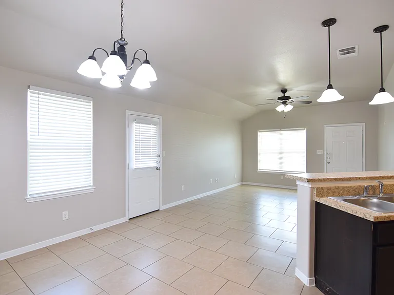 1209 Loyal Ln, Killeen — Photo 8
