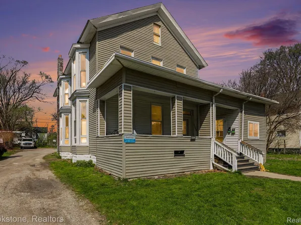 1317 6th St, Port Huron, MI 48060