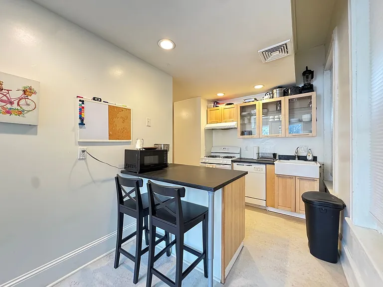 10 Mechanic St — Photo 12