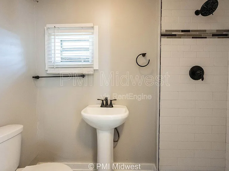 423 Villa Ave — Photo 13