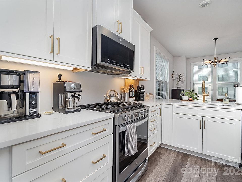 1st image of 631 W Tremont Ave