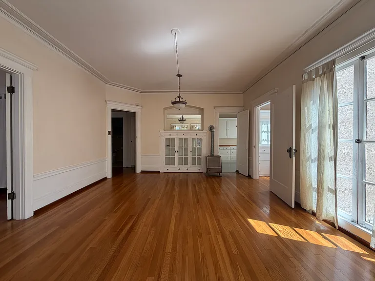 2726 Dwight Way — Photo 9