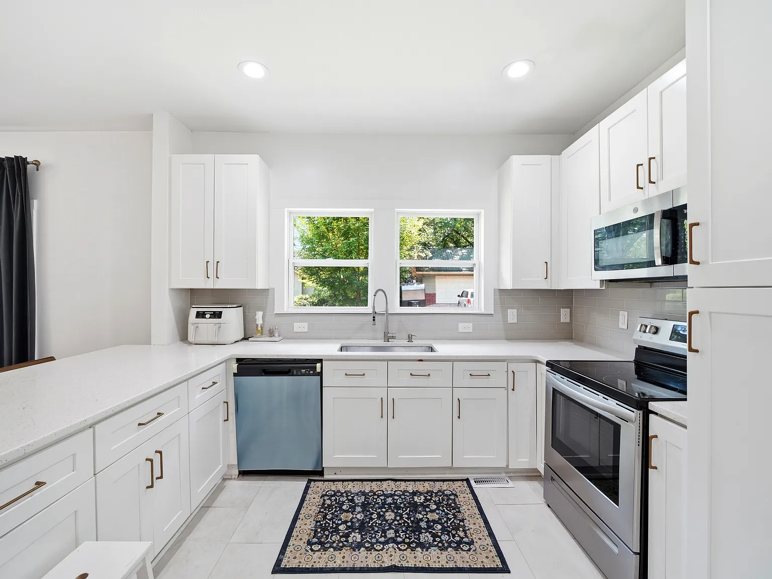 2601 Derita Avenue - 1 — Photo 3