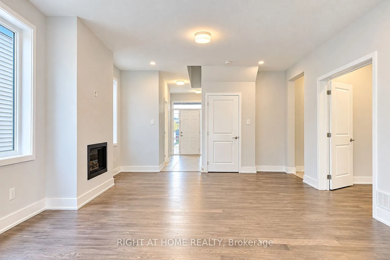 4 bed, $3,200 — Photo 2