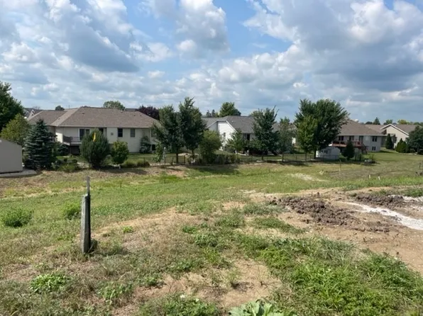 406 Prairie Hill Ct, Atkins, IA 52206